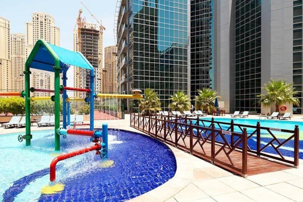 Marina View With Pool, Gym, Tennis Court, 5 Mins To Beach 두바이 외부 사진