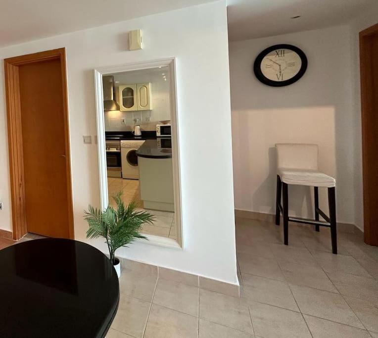 Marina View With Pool, Gym, Tennis Court, 5 Mins To Beach 두바이 외부 사진