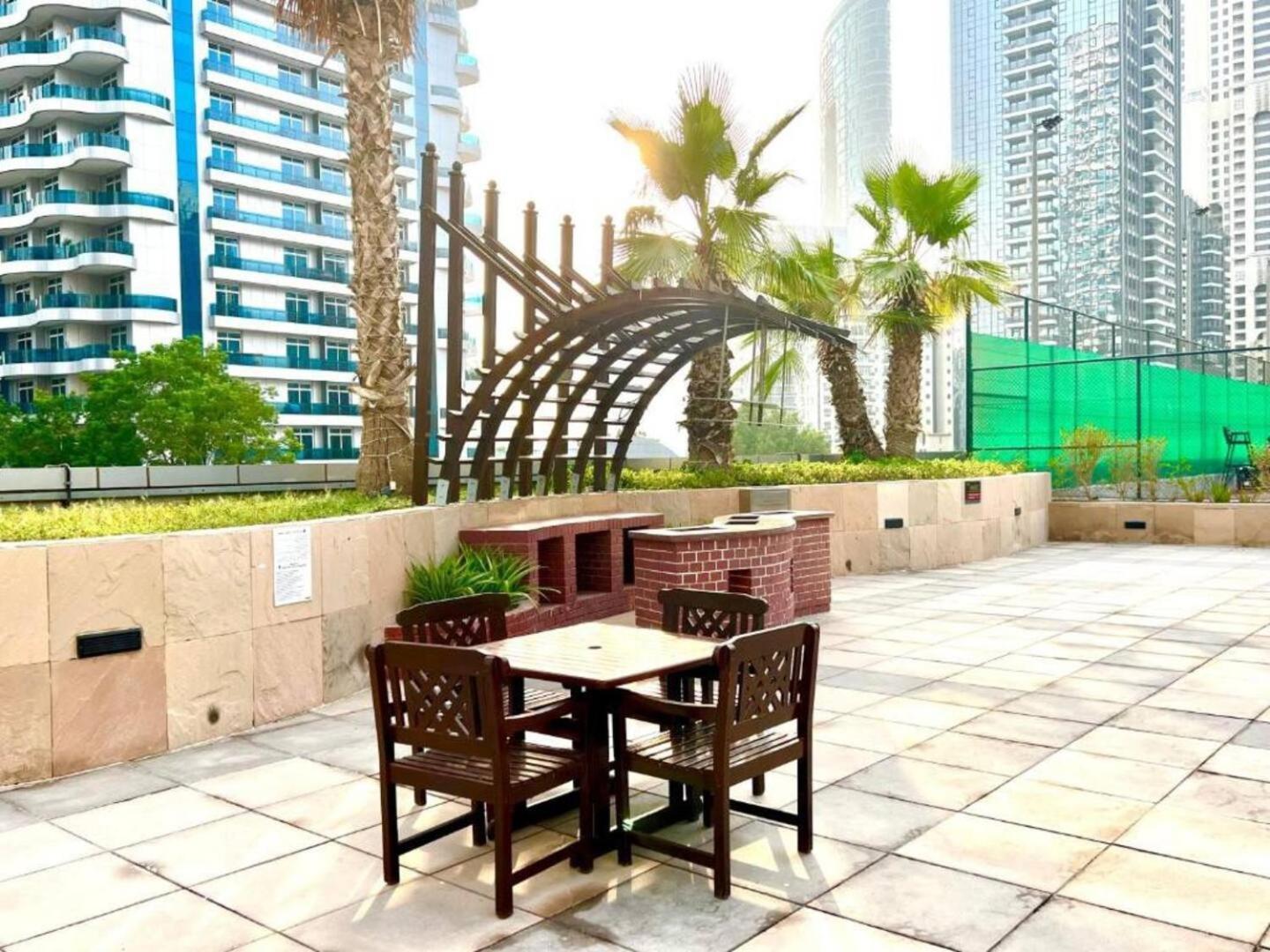 Marina View With Pool, Gym, Tennis Court, 5 Mins To Beach 두바이 외부 사진